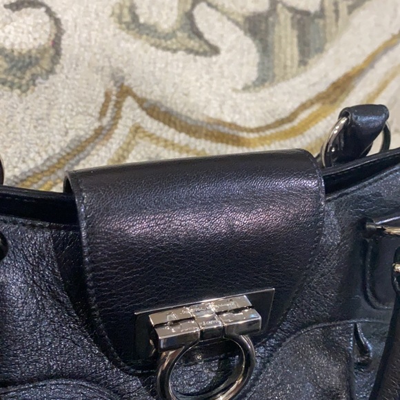 💕 Salvatore Ferragamo Italian black leather large satchel BW-21 5370 gorgeous💕 - Picture 8 of 14